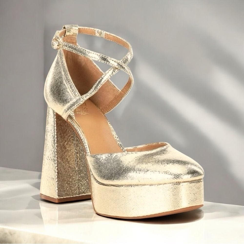 Chelsea & Violet Gold Platform Sandals with Chunky Heel